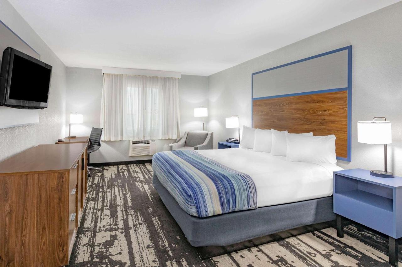 Americinn By Wyndham Pella Bagian luar foto