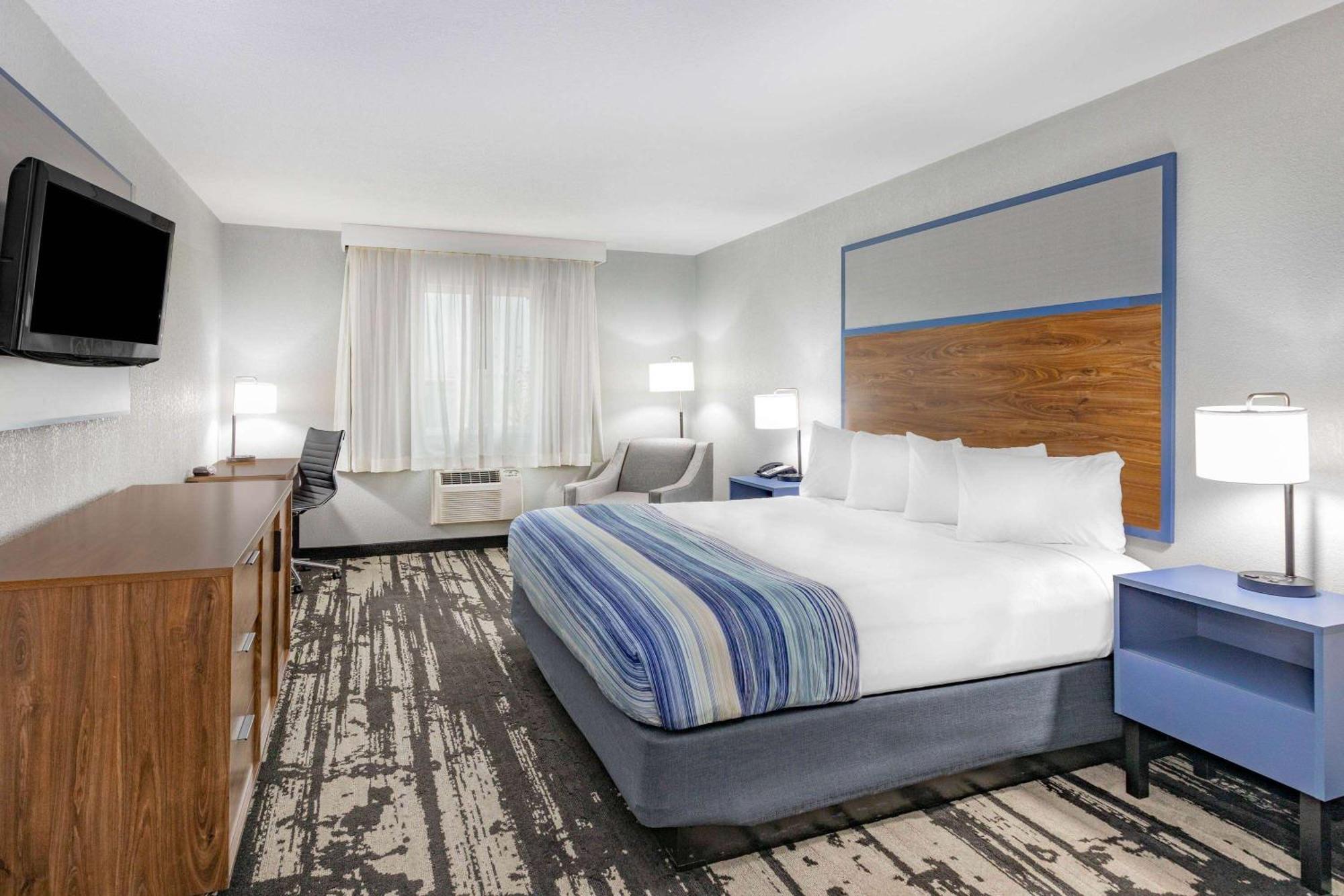 Americinn By Wyndham Pella Bagian luar foto