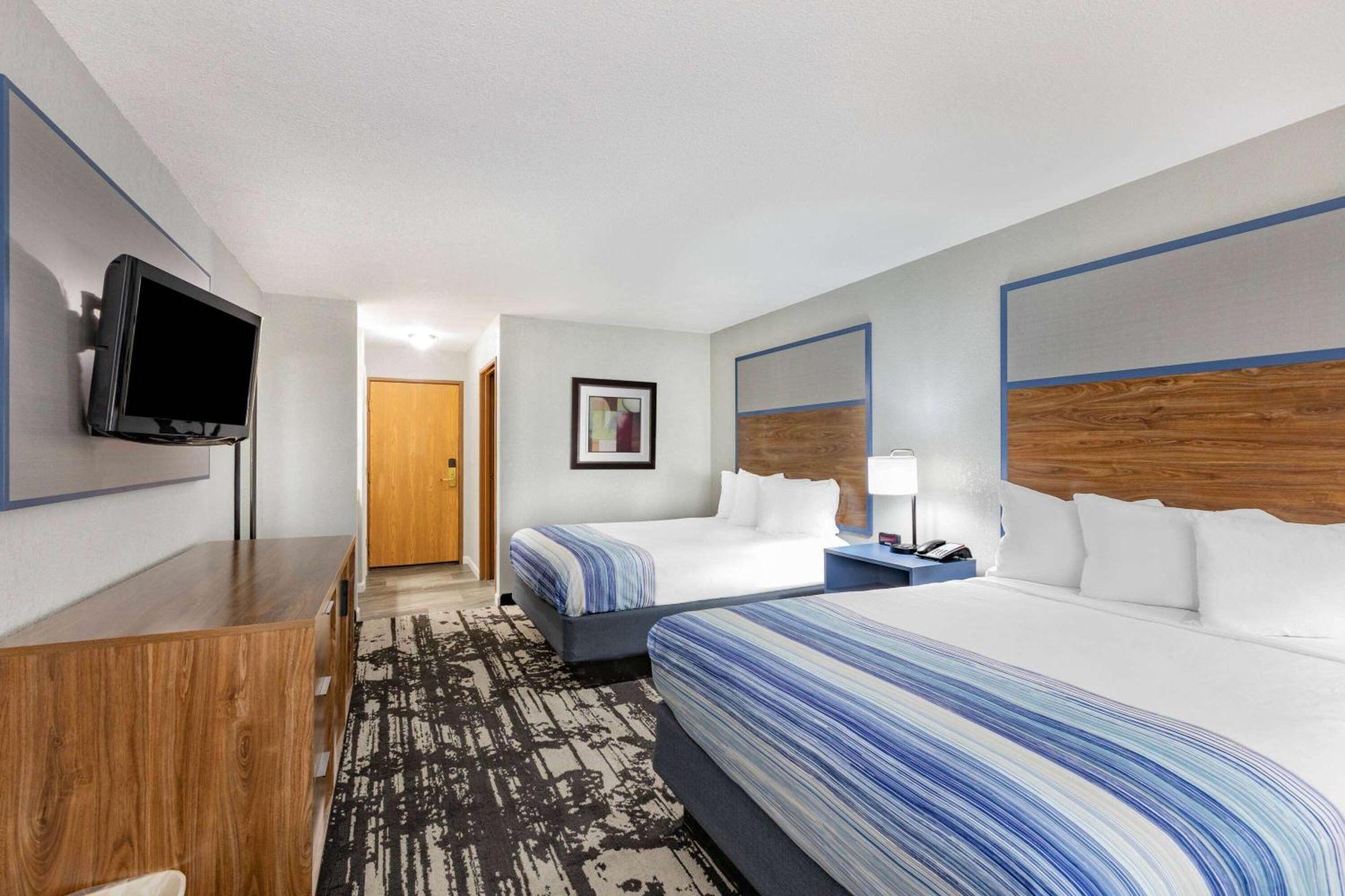 Americinn By Wyndham Pella Bagian luar foto