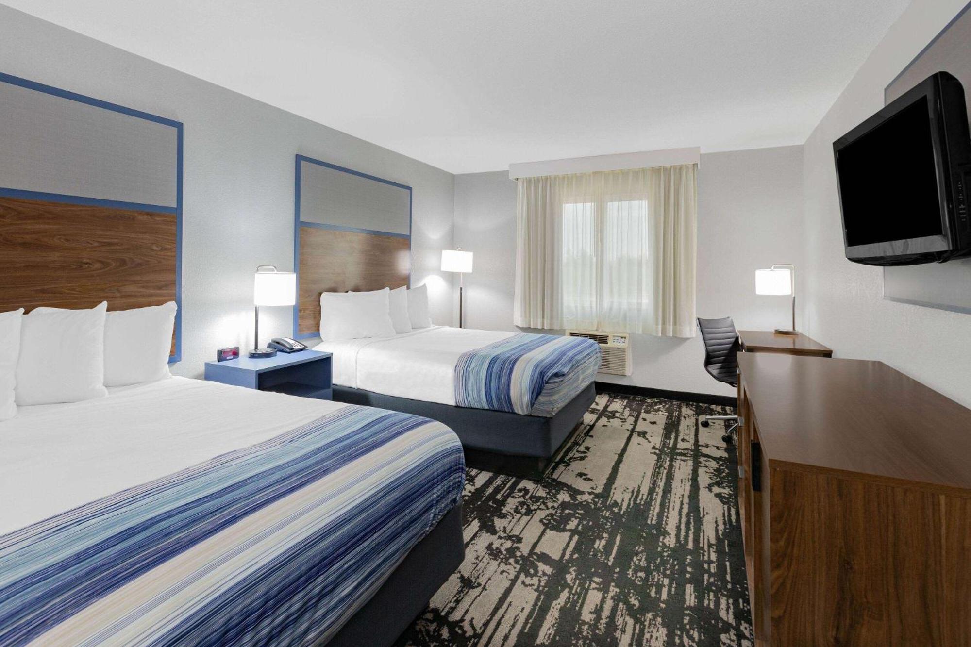 Americinn By Wyndham Pella Bagian luar foto