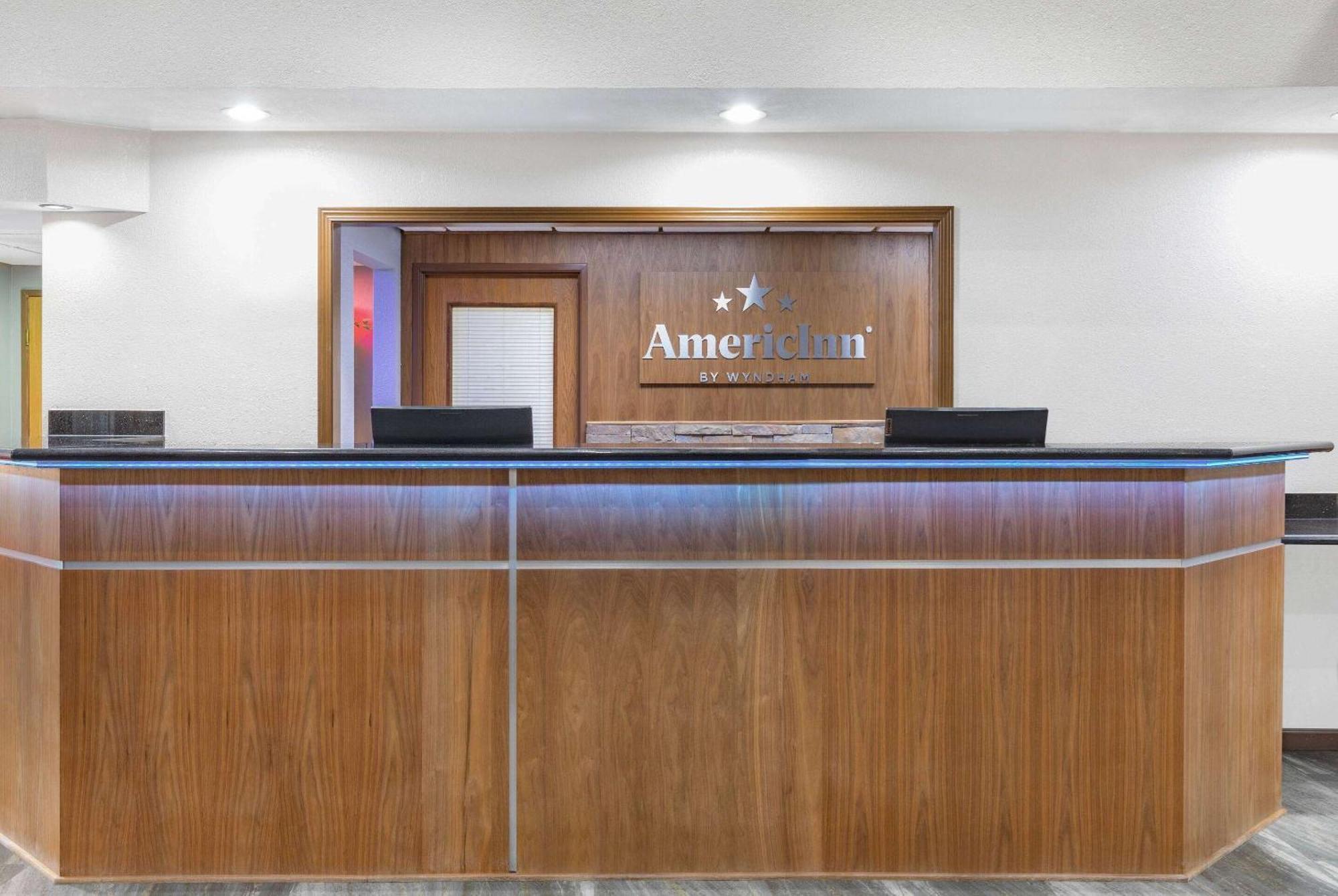 Americinn By Wyndham Pella Bagian luar foto